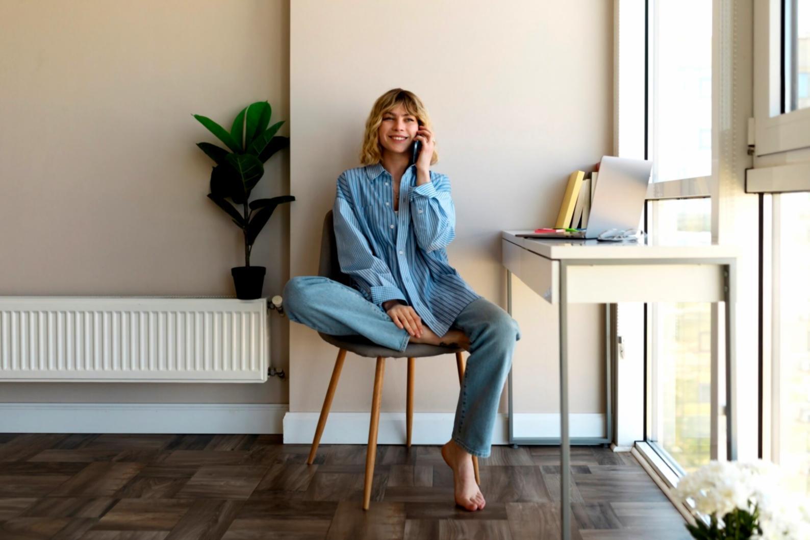 Financial instructor reviewing forecasting models with students during practical workshop session